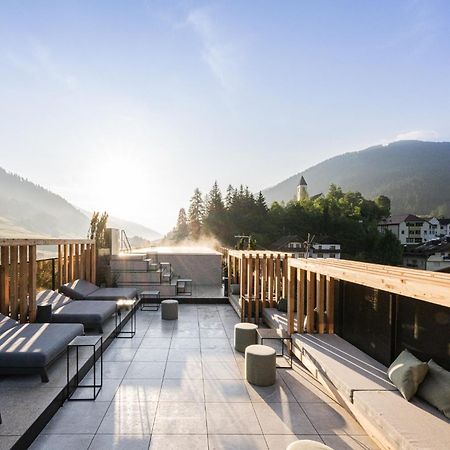 Hotel Löwe Innichen Exteriör bild