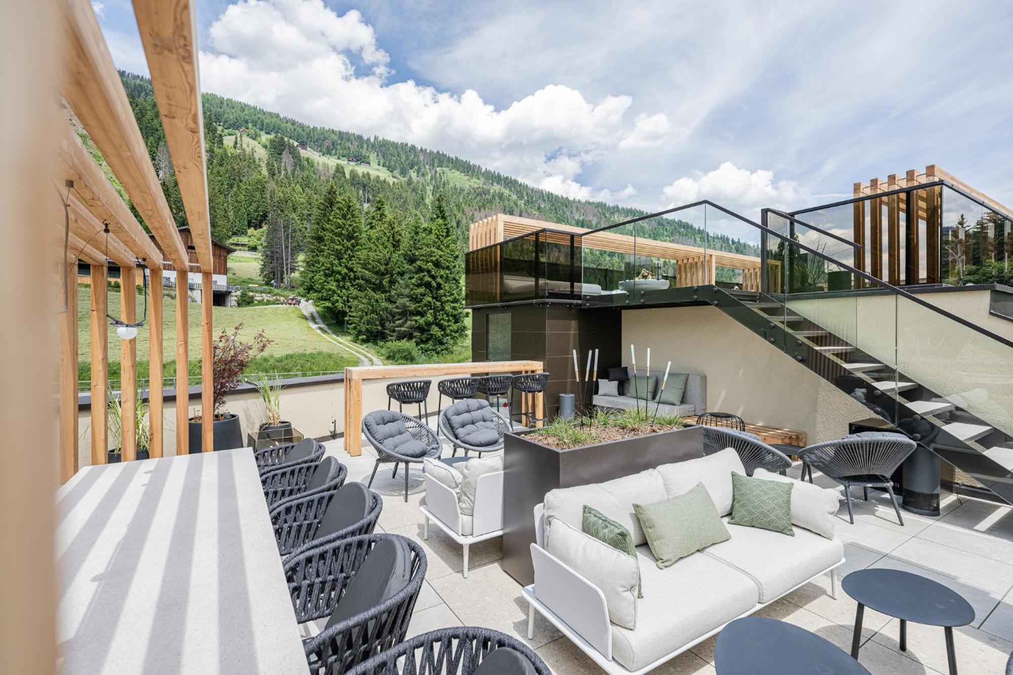 Hotel Löwe Innichen Exteriör bild